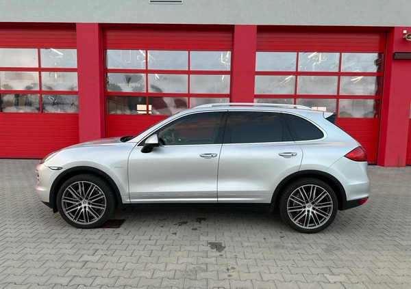 Porsche Cayenne cena 135900 przebieg: 139500, rok produkcji 2012 z Rzeszów małe 781